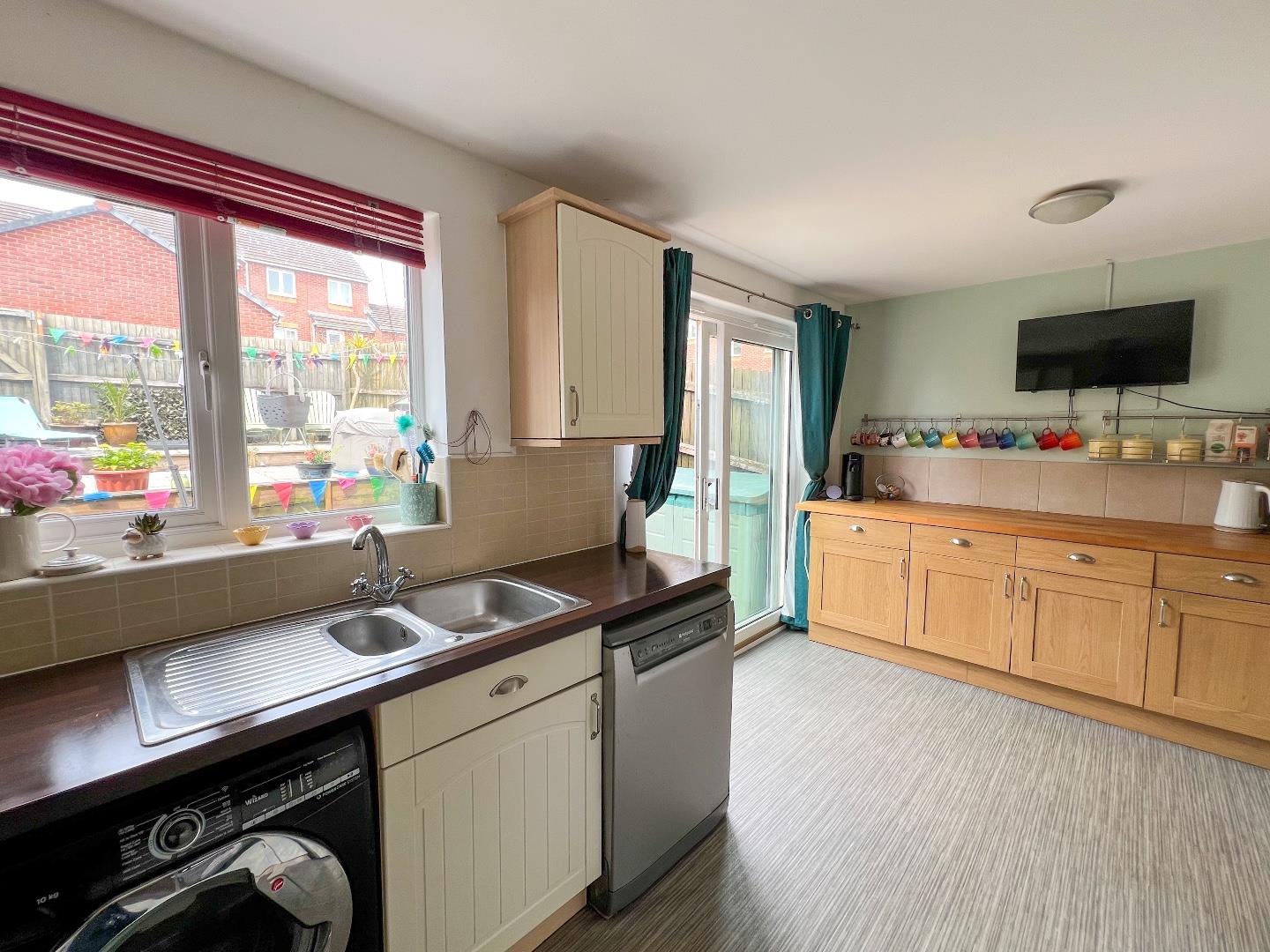 Longacres, Brackla, Bridgend County Borough, CF31 2DE